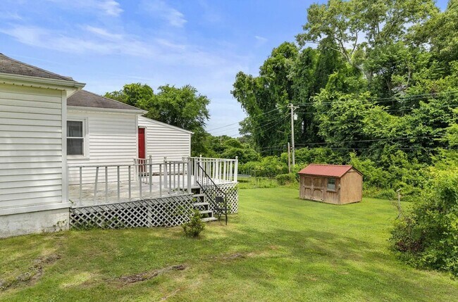 Building Photo - 1008 Ridgeway St