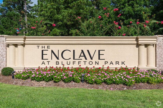 Entrada al complejo - Enclave at Bluffton Park