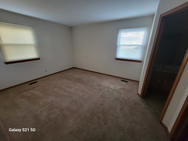 Building Photo - 162 Stirling Ln