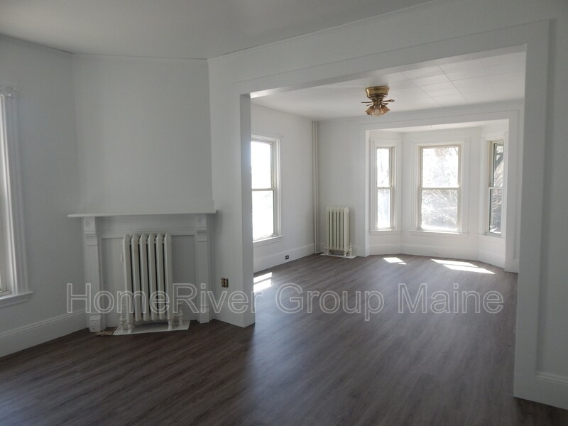 Primary Photo - 219 Valley St