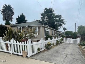 Building Photo - 451 S Evergreen Dr