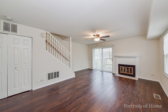 Foto del edificio - 2615 Country Oaks Ct