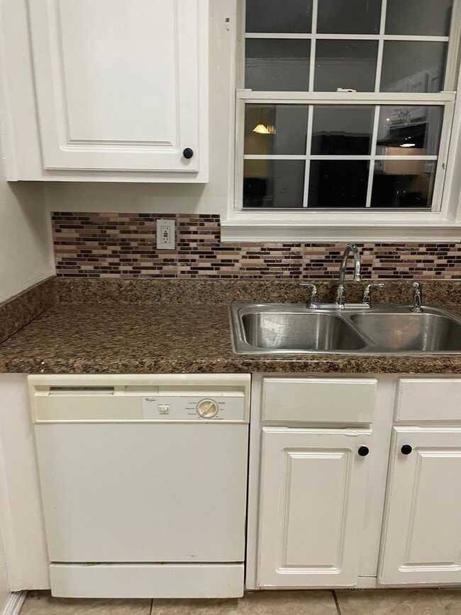 Building Photo - 8140 Sterling Lakes Ct