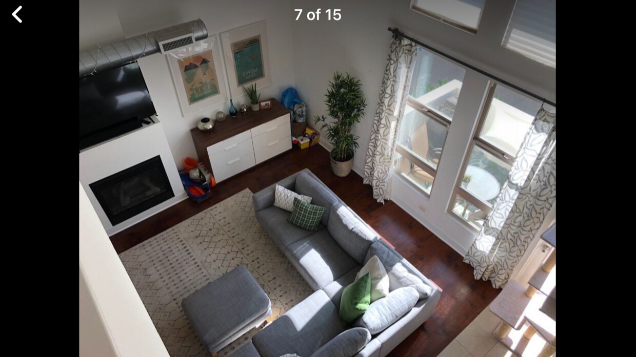 Foto principal - 552 S Brea Blvd