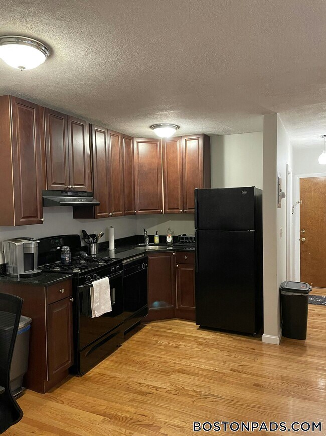 Foto del edificio - 145 Endicott St