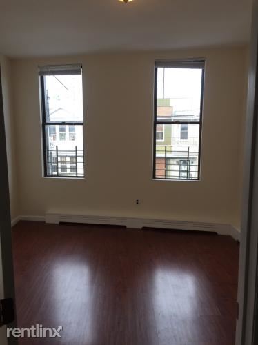 Foto del edificio - 6615 Myrtle Ave