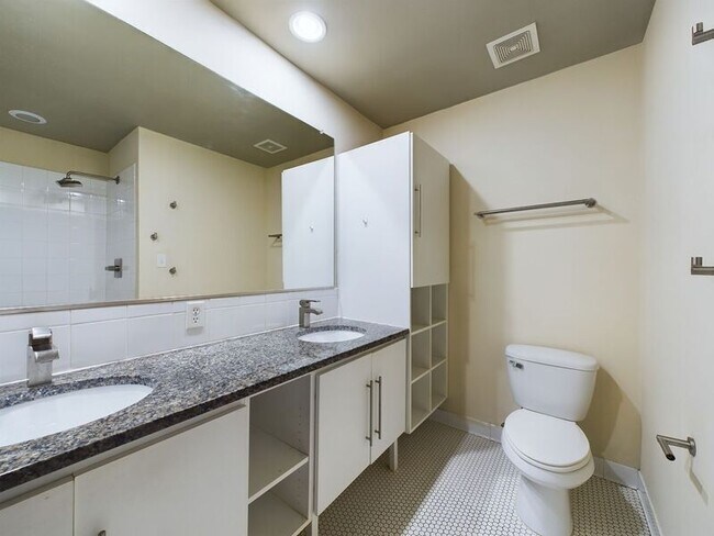 Foto del edificio - 815 Perry St