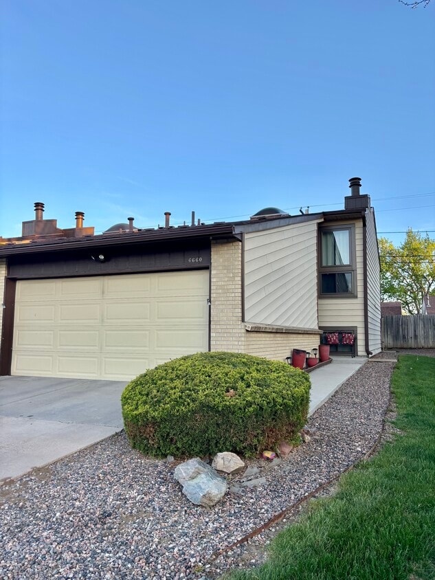 Foto principal - 6660 W Mississippi Way
