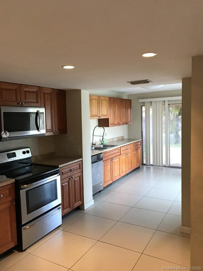Foto del edificio - 11001 NW 20th Ct