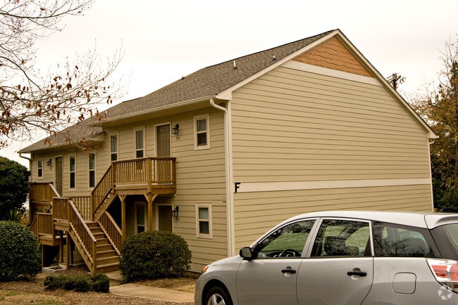 Building Photo - 1513 E Franklin St