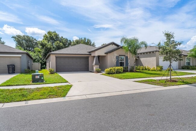Building Photo - Like New 3/2 in Wimauma