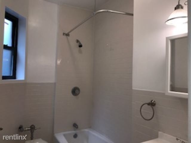 Foto principal - 3226 93rd St