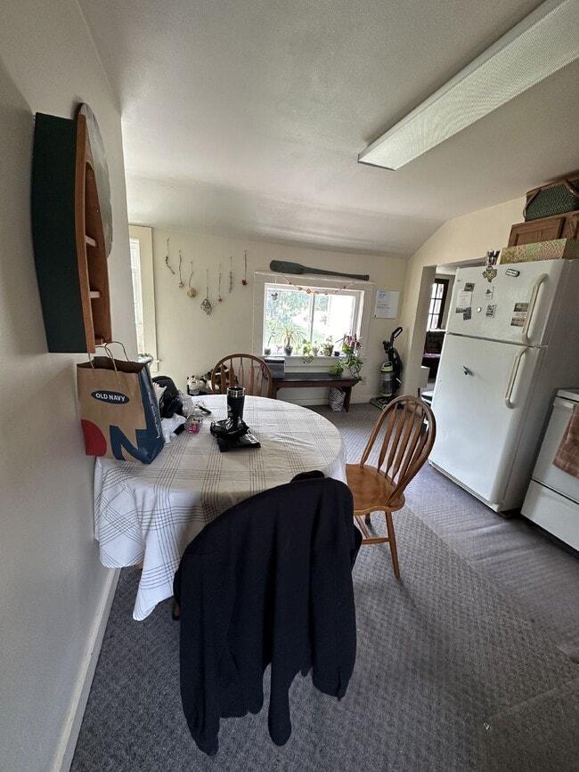 Foto del edificio - 3 Bed 1 Bath close to UWEC!