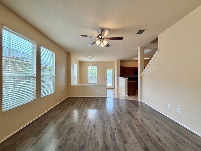 Foto del edificio - 3400 Wickham Ln