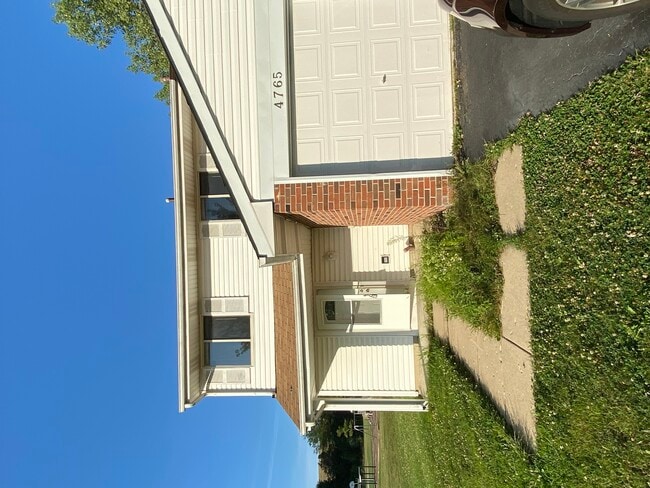 Building Photo - 4765 Whitney Dr