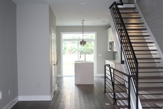 Foto del edificio - 1227 N Myrtlewood St