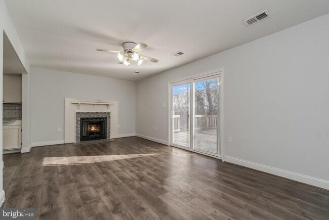 Building Photo - 185 Cedar Walk Cir NE