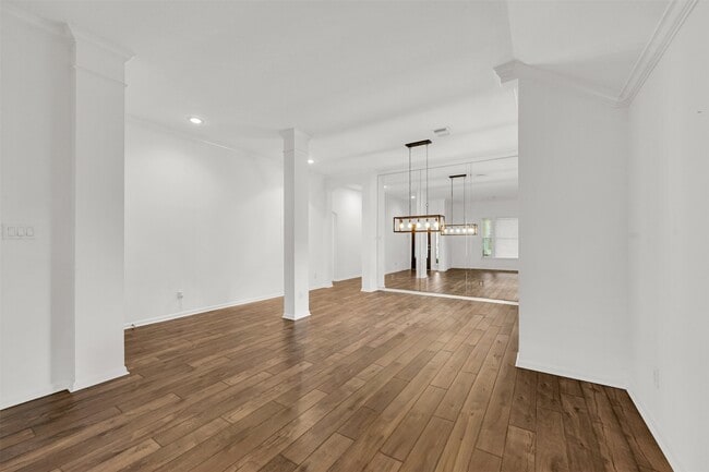 Building Photo - 8031 Clarion Way