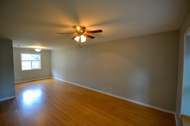 Building Photo - 3190 Andover Ct