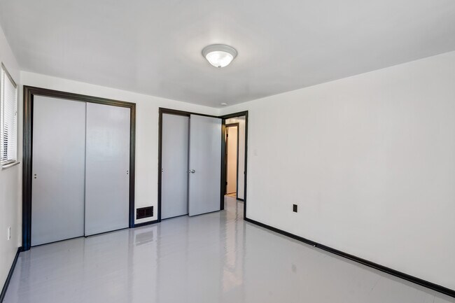 Foto del edificio - 114 Van Wyck Ave