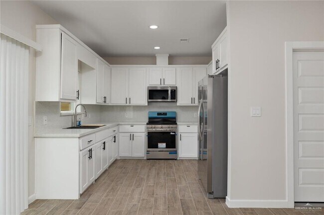 Foto del edificio - 609 E Interstate Hwy 2