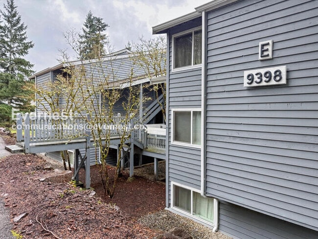 Building Photo - 9398 Redmond - Woodinville Rd NE