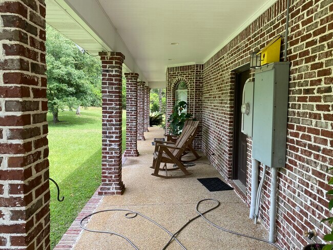 Building Photo - 16109 Roberts Rd