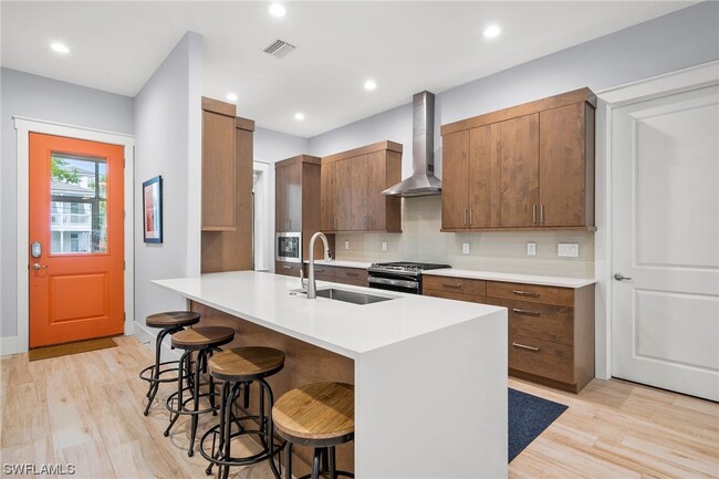 Building Photo - 508 Dade St