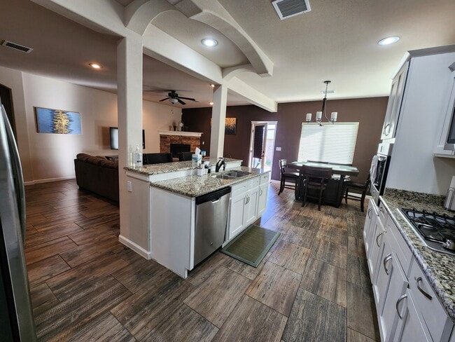 Building Photo - 2171 Enchanted Breeze Dr