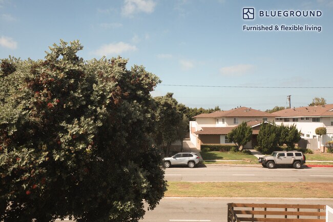 Foto del edificio - 23514 Anza Ave