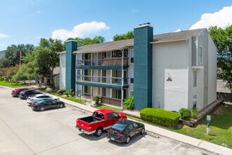 Building Photo - The Summit Apartments