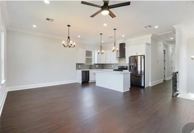 Living - Kitchen - 3021 Delachaise St
