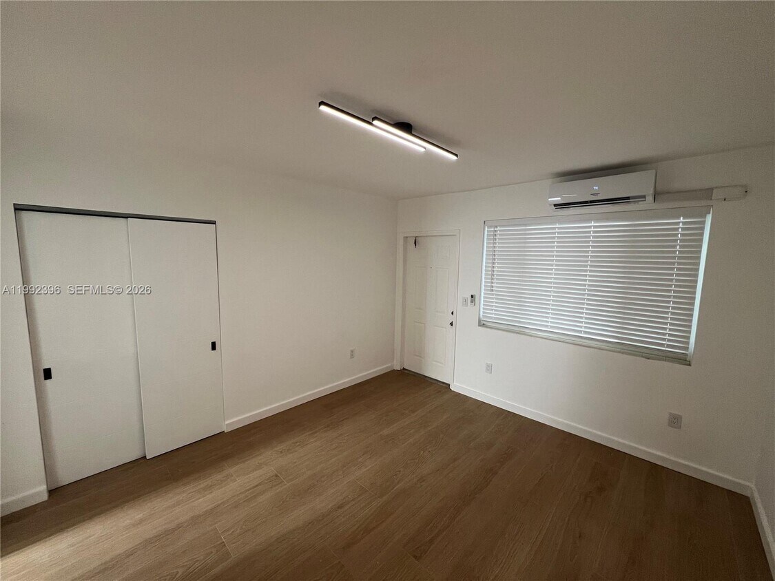 Foto del edificio - 7035 NE 4th Ct