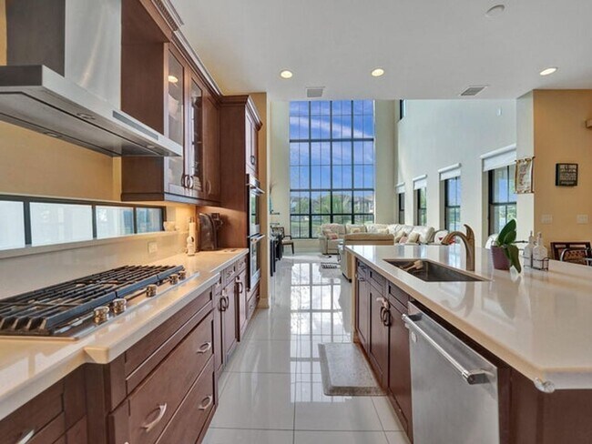 Foto del edificio - 9345 Carrington Ave