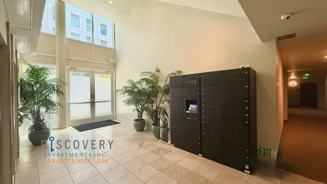 Building Photo - Large Downtown Oakland Two Bedroom Condominium at The Jade