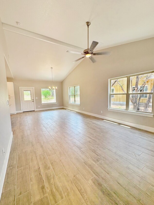 Foto principal - Charming Brand-New 3 Bedroom, 2 Bath Home ...