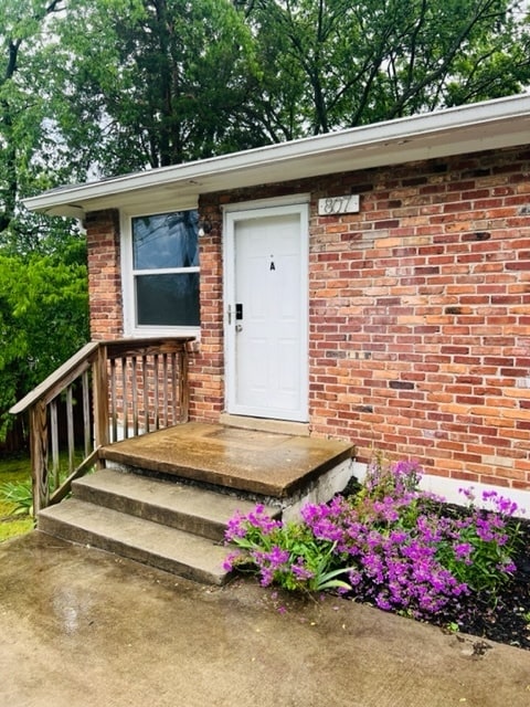 Photo - 2BR/1BA with washer and dryer included! House