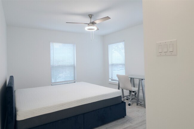 Foto del edificio - 1802 Arbor St