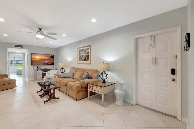 Building Photo - 14716 Canalview Dr