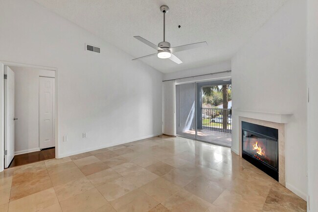 Foto del edificio - 3111 Clint Moore Rd