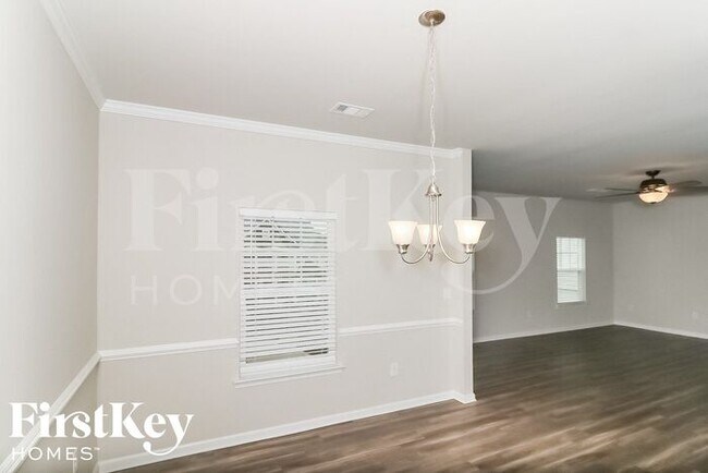 Foto del edificio - 325 Stoney Hollow Rd