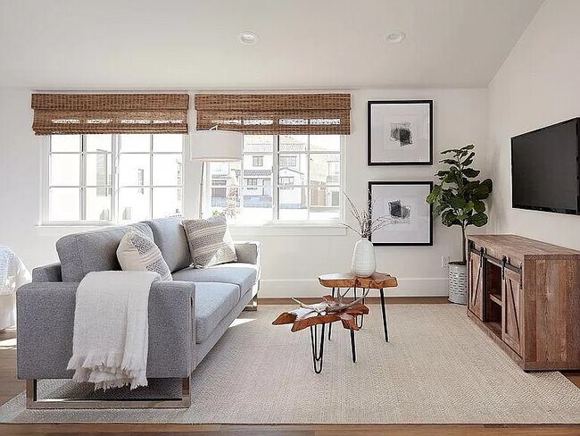 Living Room - 212 Cavalo Ct House