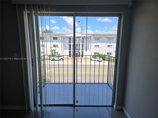 Foto del edificio - 13725 NE 6th Ave