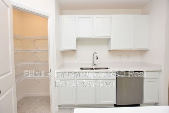 Building Photo - 3595 Smt Vw Wy