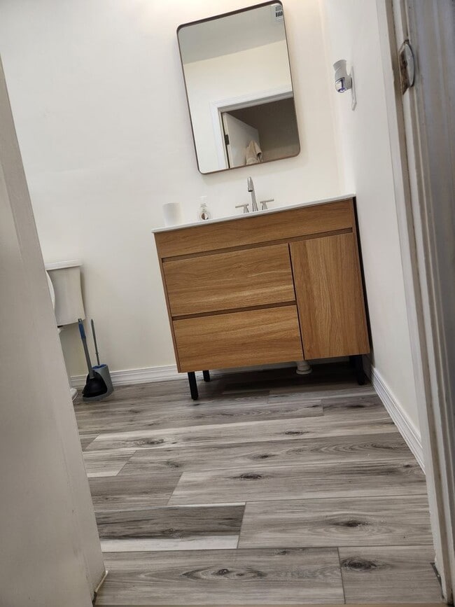 Building Photo - single family house