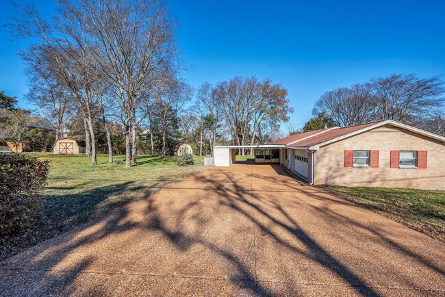 Building Photo - Almaville Road