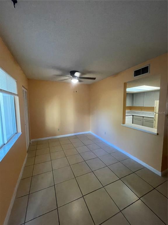 Building Photo - 549 Fairways Dr