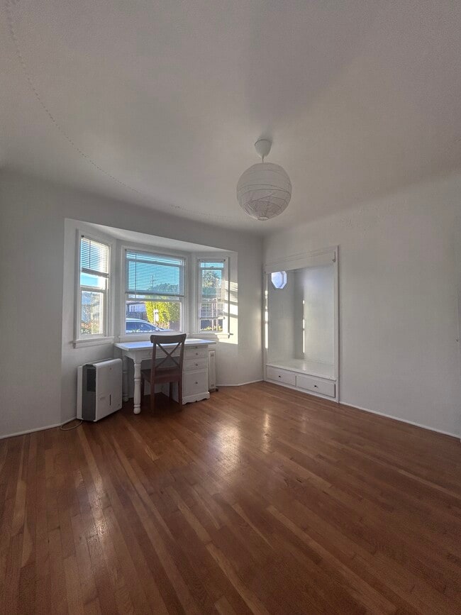 Foto del edificio - 12444 Greene Ave