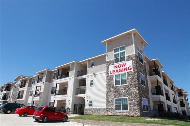 Building Photo - 24 Creekside Ln