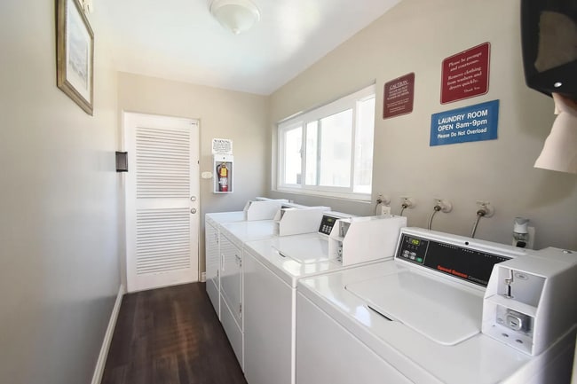 Foto del edificio - Hilltop Terrace